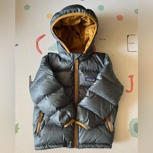 Patagonia - Hi-Loft Down Sweater Hooded Jacket - Toddler Boys - Size 2T